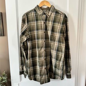 Carhartt Men’s Relaxed Fit Green Plaid Button Down Shirt